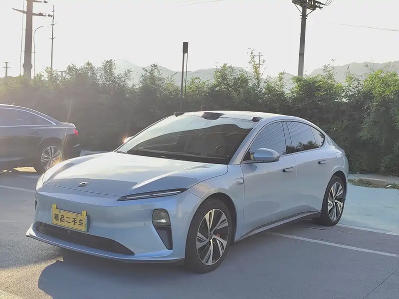 NIO ET5