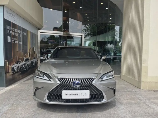Lexus ES 2019