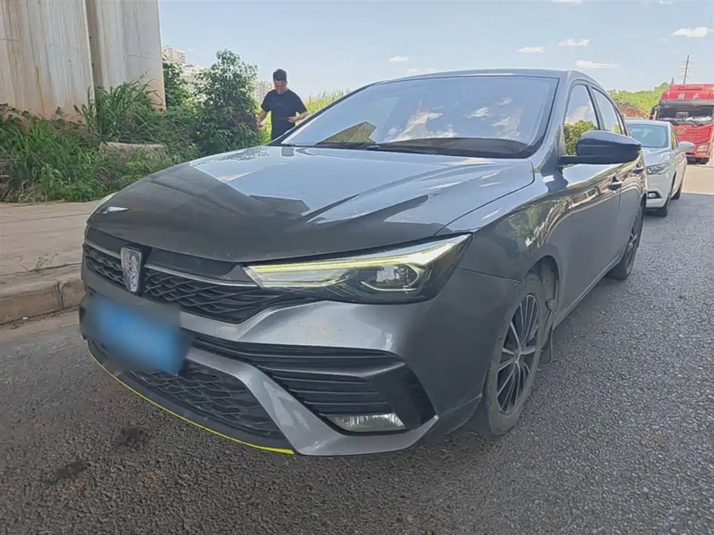 Roewe i5