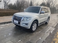 Mitsubishi Pajero 2015
