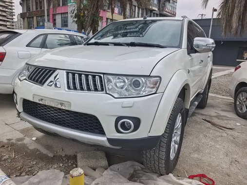 Mitsubishi Pajero Sport 2012