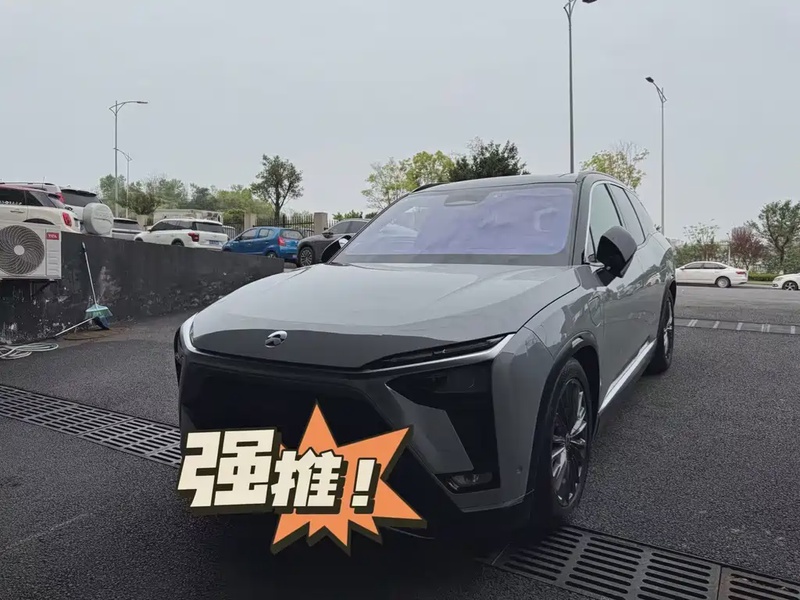 NIO ES8