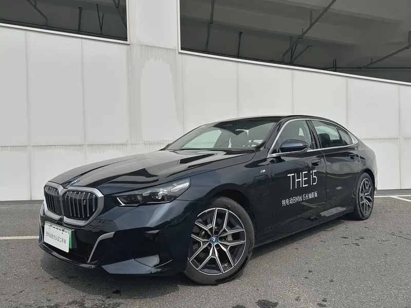 BMW i5