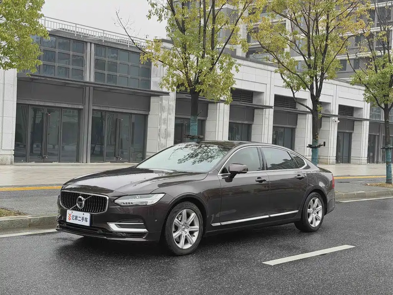Volvo S90