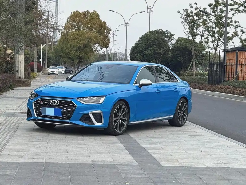 Audi S4