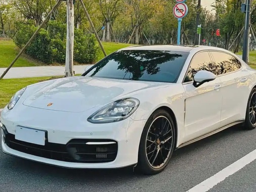 Porsche Panamera 2022