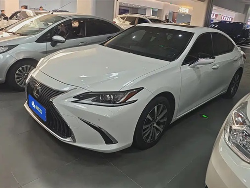 Lexus ES 2018