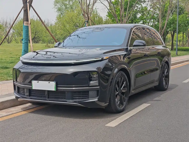 Li Auto L8