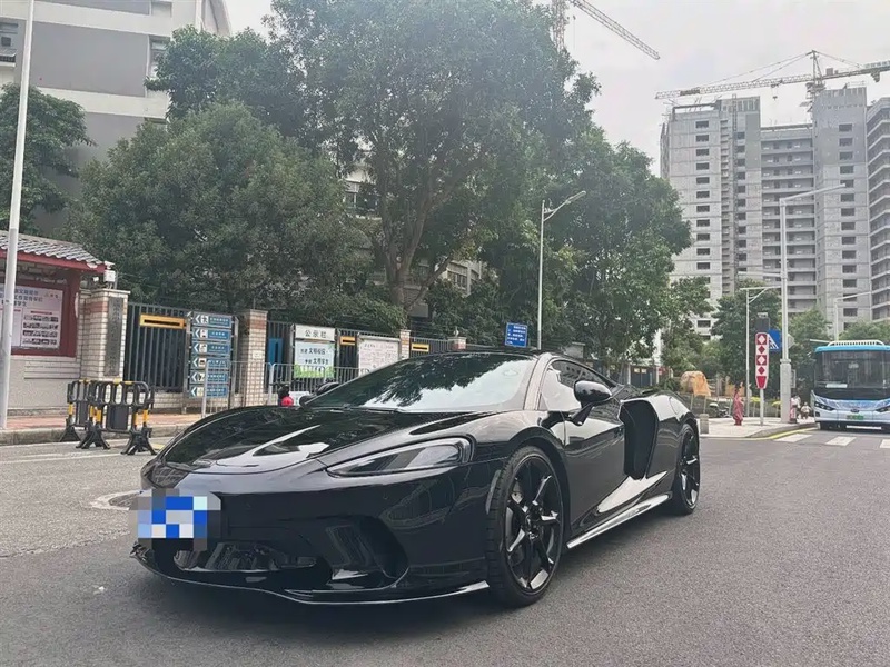 McLaren GT