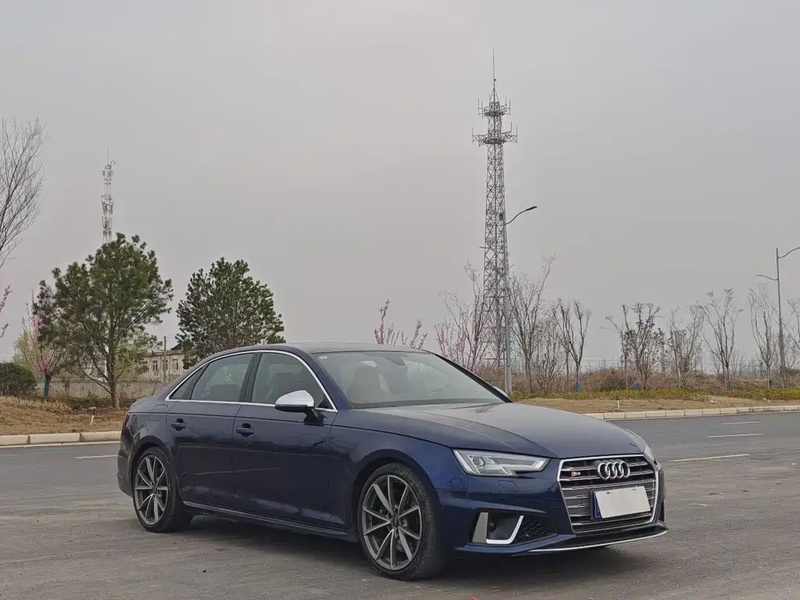 Audi S4