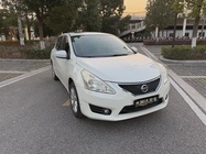 Nissan Tiida 2014