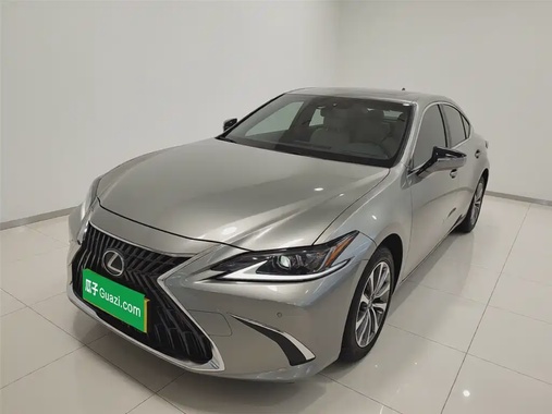 Lexus ES 2023
