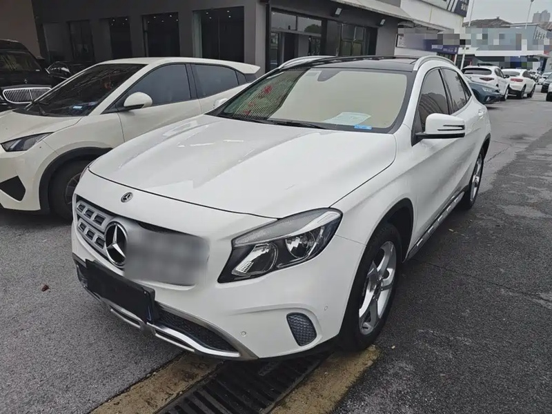 Mercedes-Benz GLA-Class