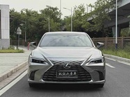 Lexus ES 2025
