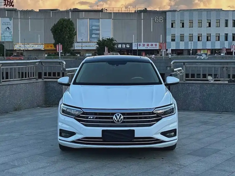 Volkswagen Sagitar