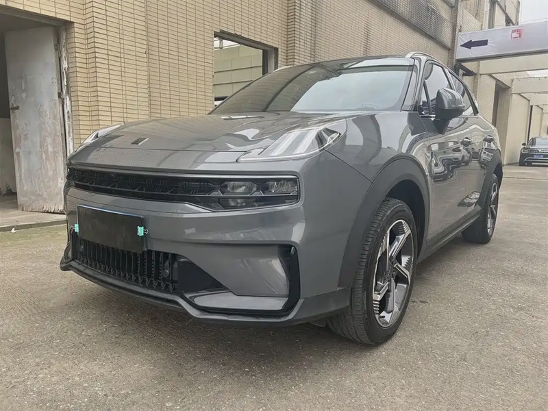 Lynk & Co 06