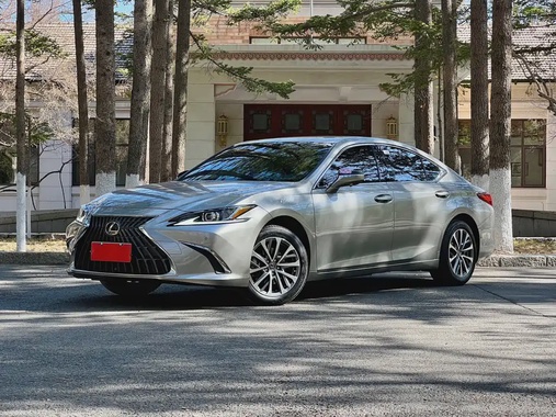 Lexus ES 2024