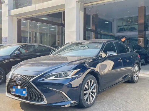 Lexus ES 2021