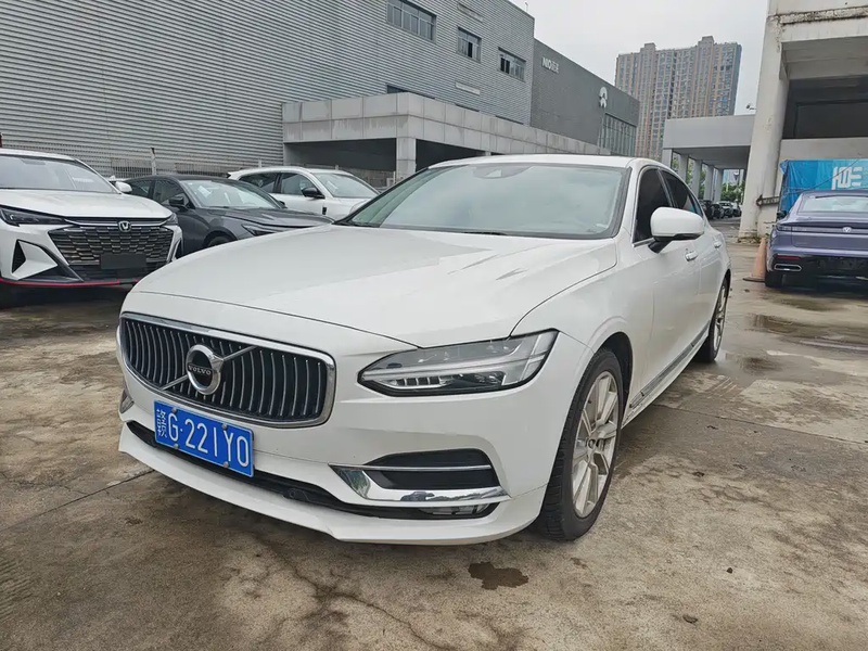 Volvo S90