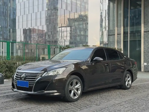 Toyota Crown 2016