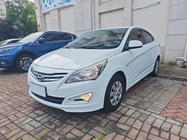 Hyundai Verna 2015