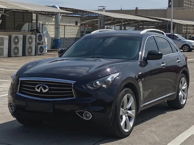 Infiniti QX70