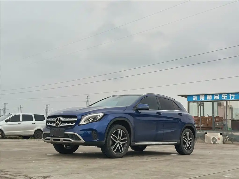 Mercedes-Benz GLA-Class