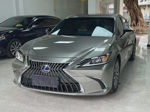 Lexus ES 2022