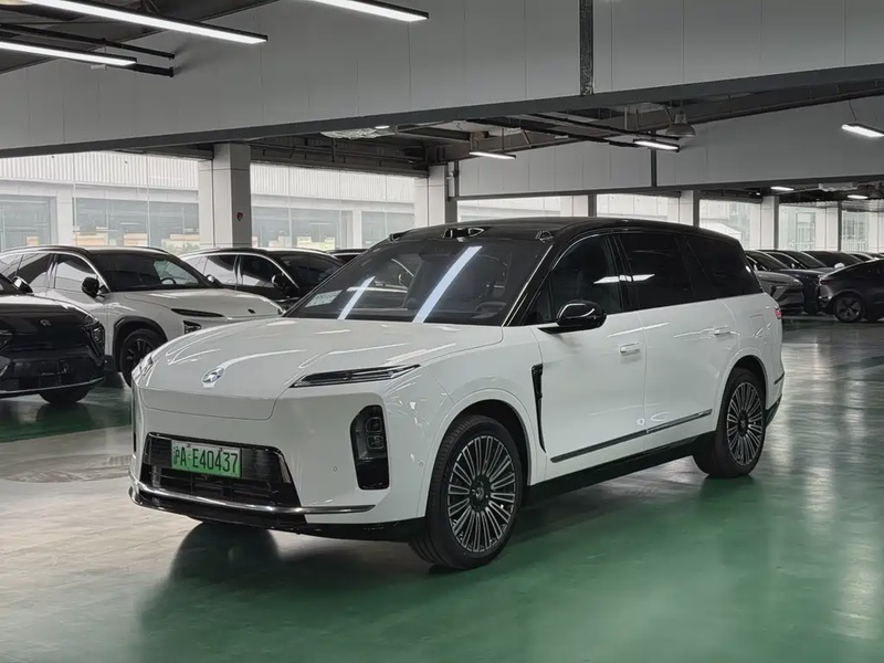 NIO ES8