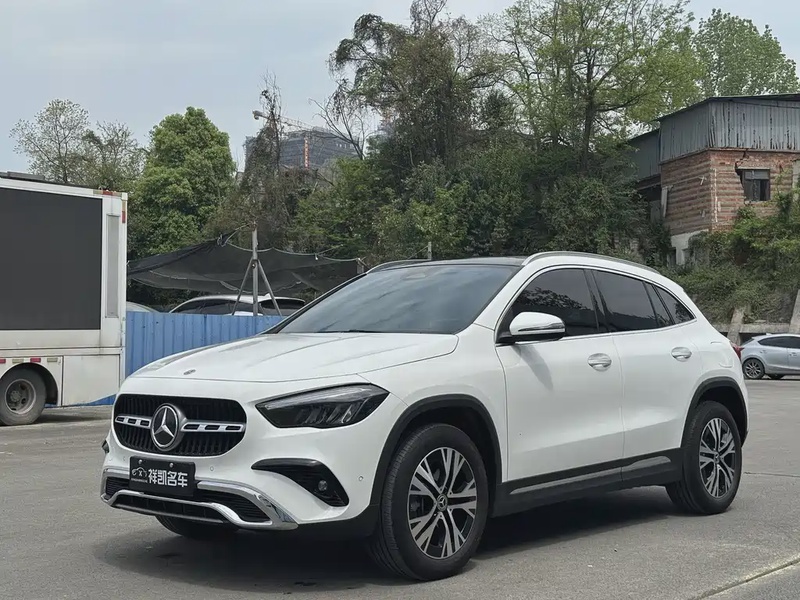 Mercedes-Benz GLA-Class