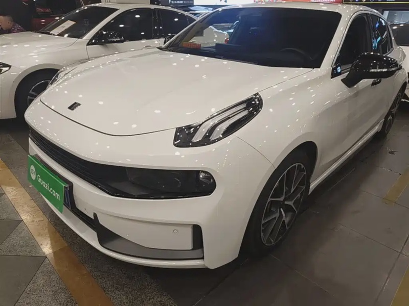 Lynk & Co 03