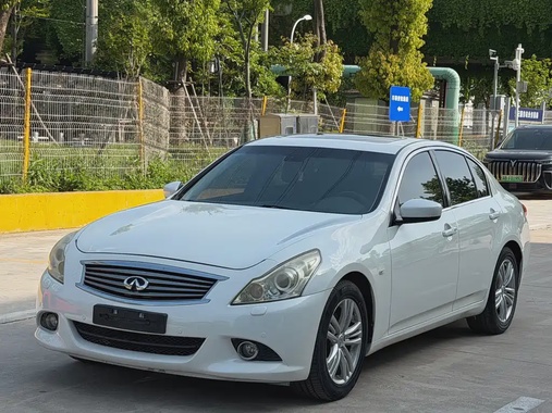 Infiniti G 2011
