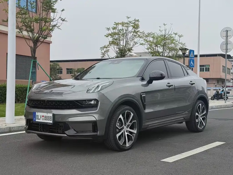 Lynk & Co 05