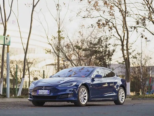 Tesla Model S 2018