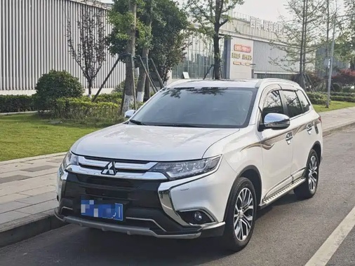 Mitsubishi Outlander 2016