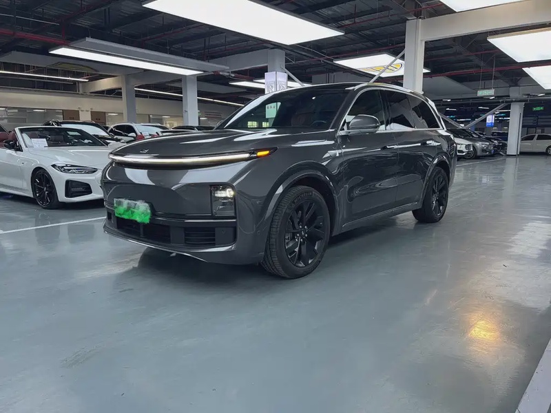 Li Auto L8