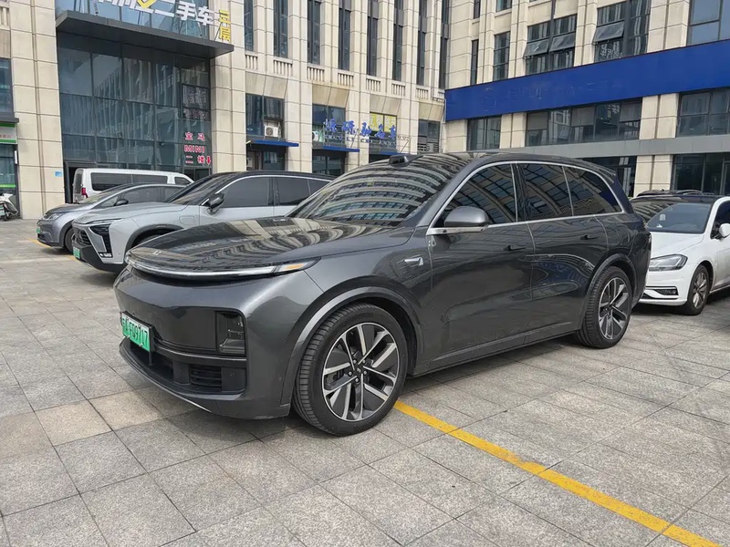 Li Auto L8