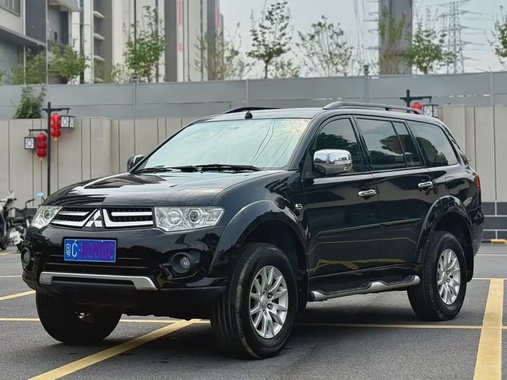Mitsubishi Pajero Sport 2014