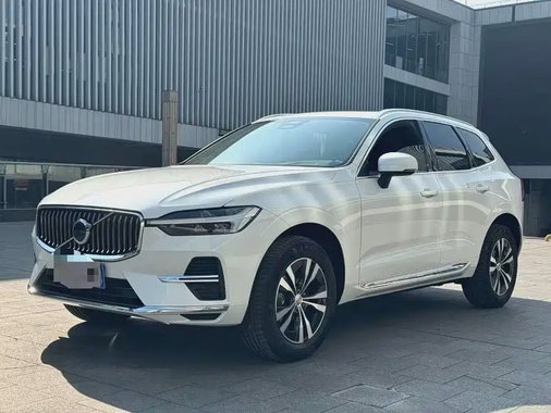 Volvo XC60 2025