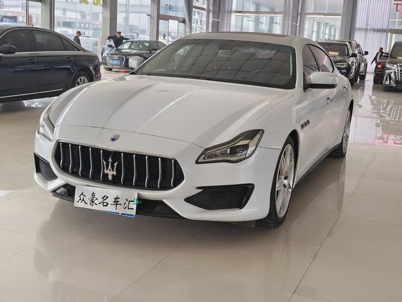 Maserati Quattroporte