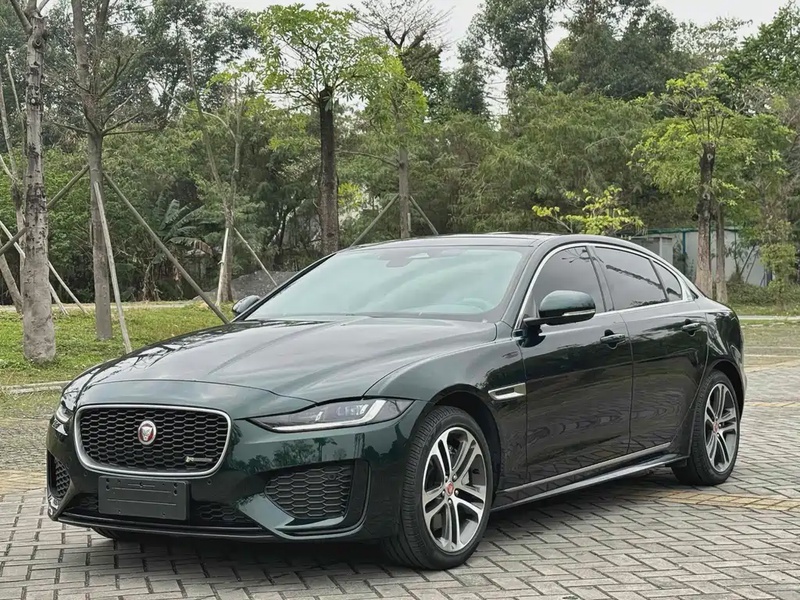 Jaguar XE