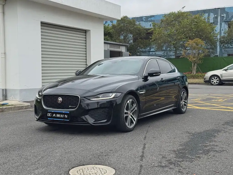Jaguar XE