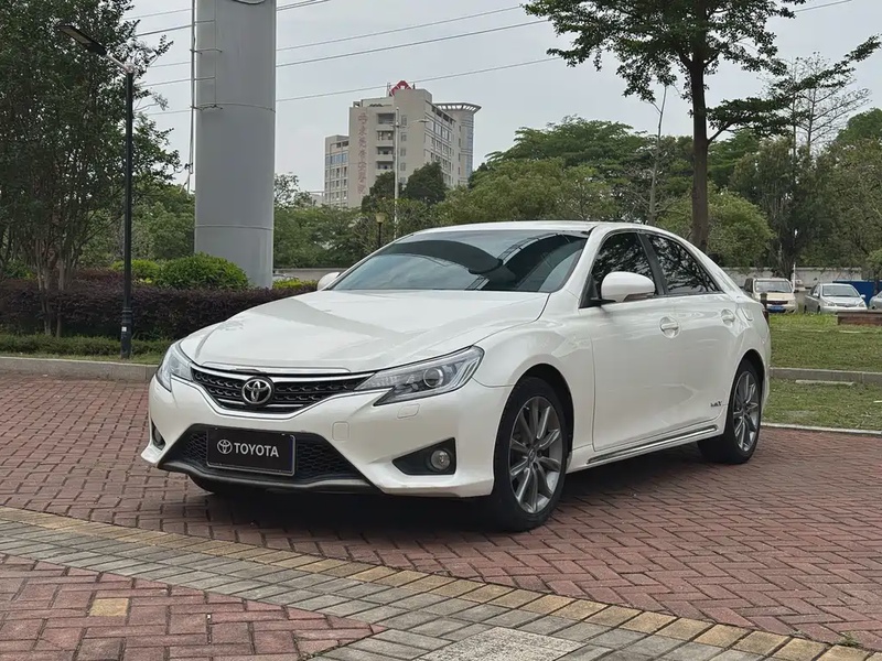 Toyota Reiz