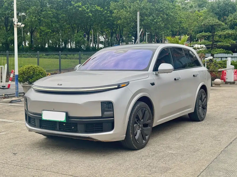 Li Auto L8
