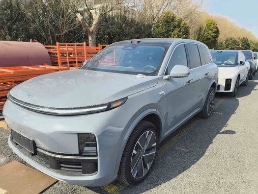 Li Auto L8 2025