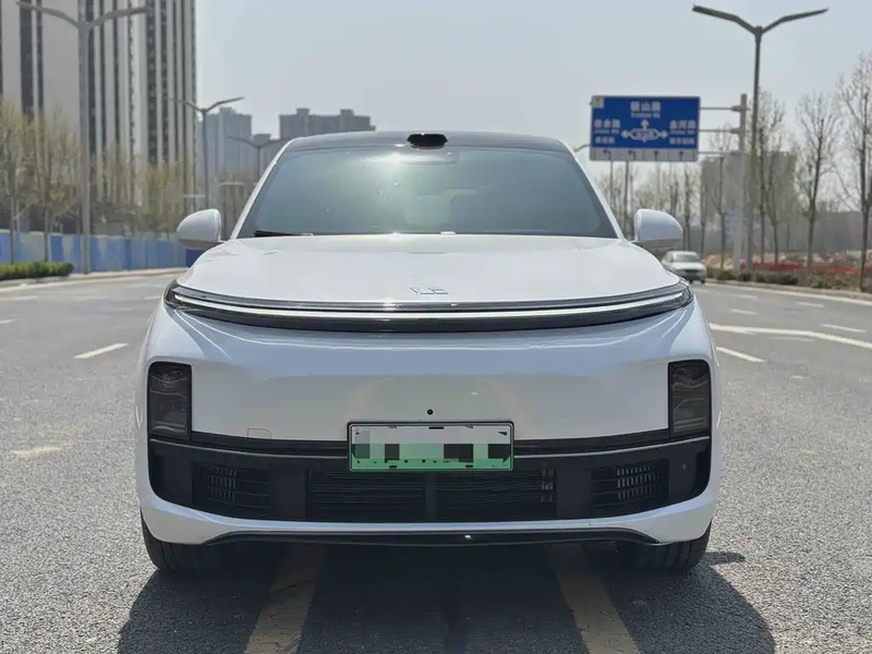 Li Auto L8