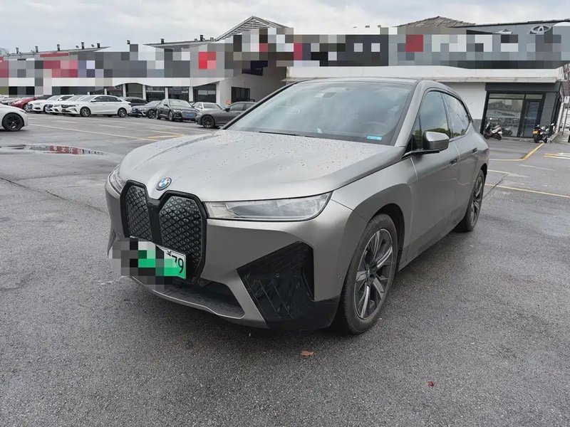 BMW iX
