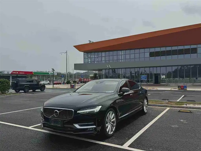 Volvo S90