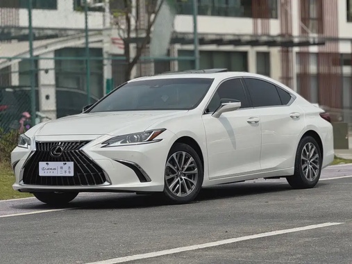 Lexus ES 2023