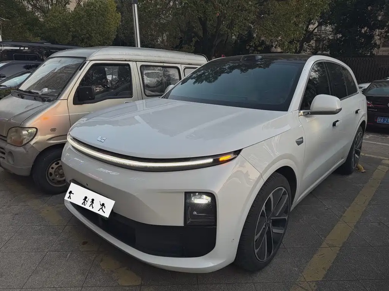 Li Auto L6
